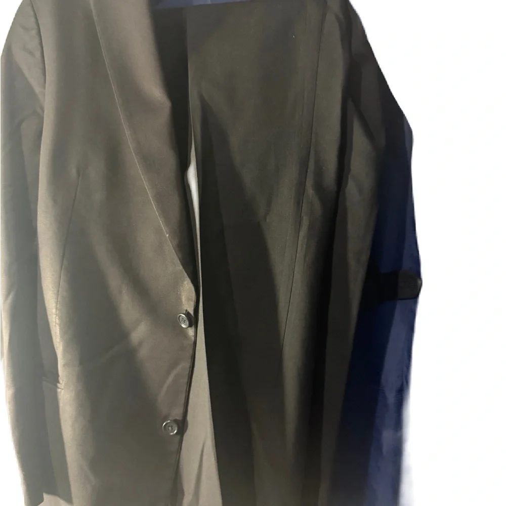 Bill Blass Essential Classic Black Men's Suit